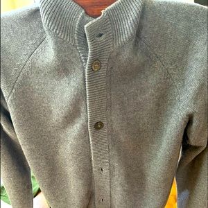 UNTUCK IT LARGE LIKE NEW CARDIGAN SWEATER